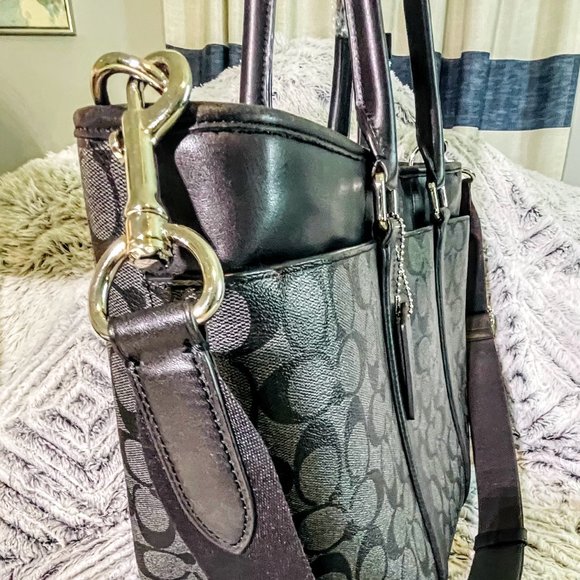 EUC - COACH PERRY BUSINESS TOTE IN SIGNATURE COATED CANVAS (F54799) - Picture 3 of 11